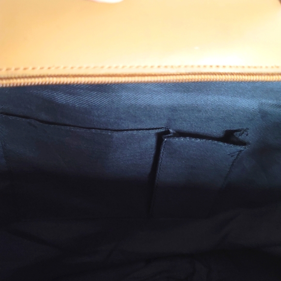 ONLY DUE TO CLOSET CLOSURE     LEGITIMATE BAG.  LEATHER. - Picture 4 of 13